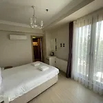 Bed & Breakfast The Local &