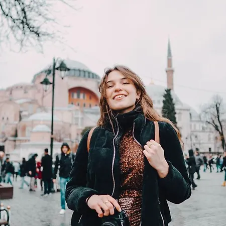 Bed & Breakfast The Local & *