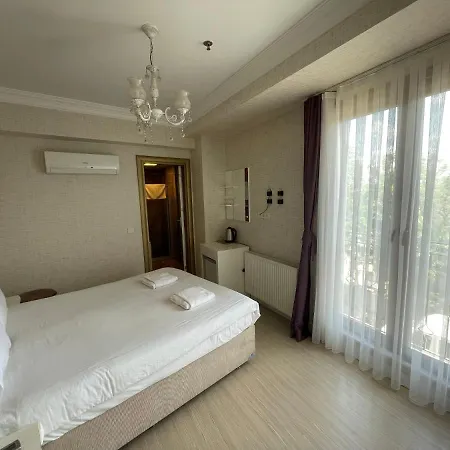 Bed & Breakfast The Local &