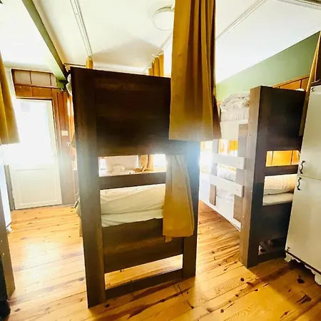 Bed & Breakfast The Local &