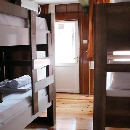 Oda ve Kahvaltı The Local & İstanbul