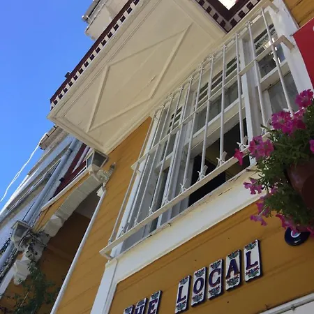 The Local & İstanbul