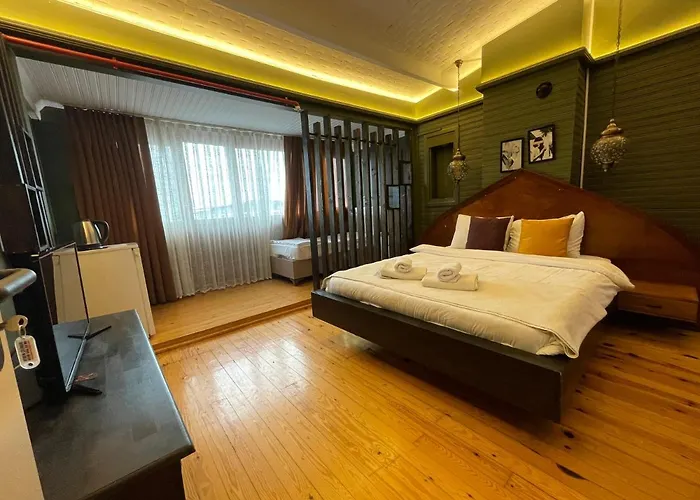 The Local & Isztambul